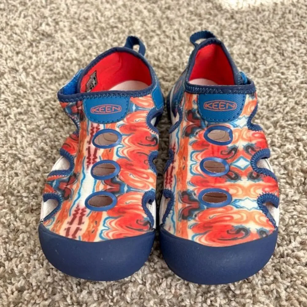 Size 12 / Girls KEEN Sandals